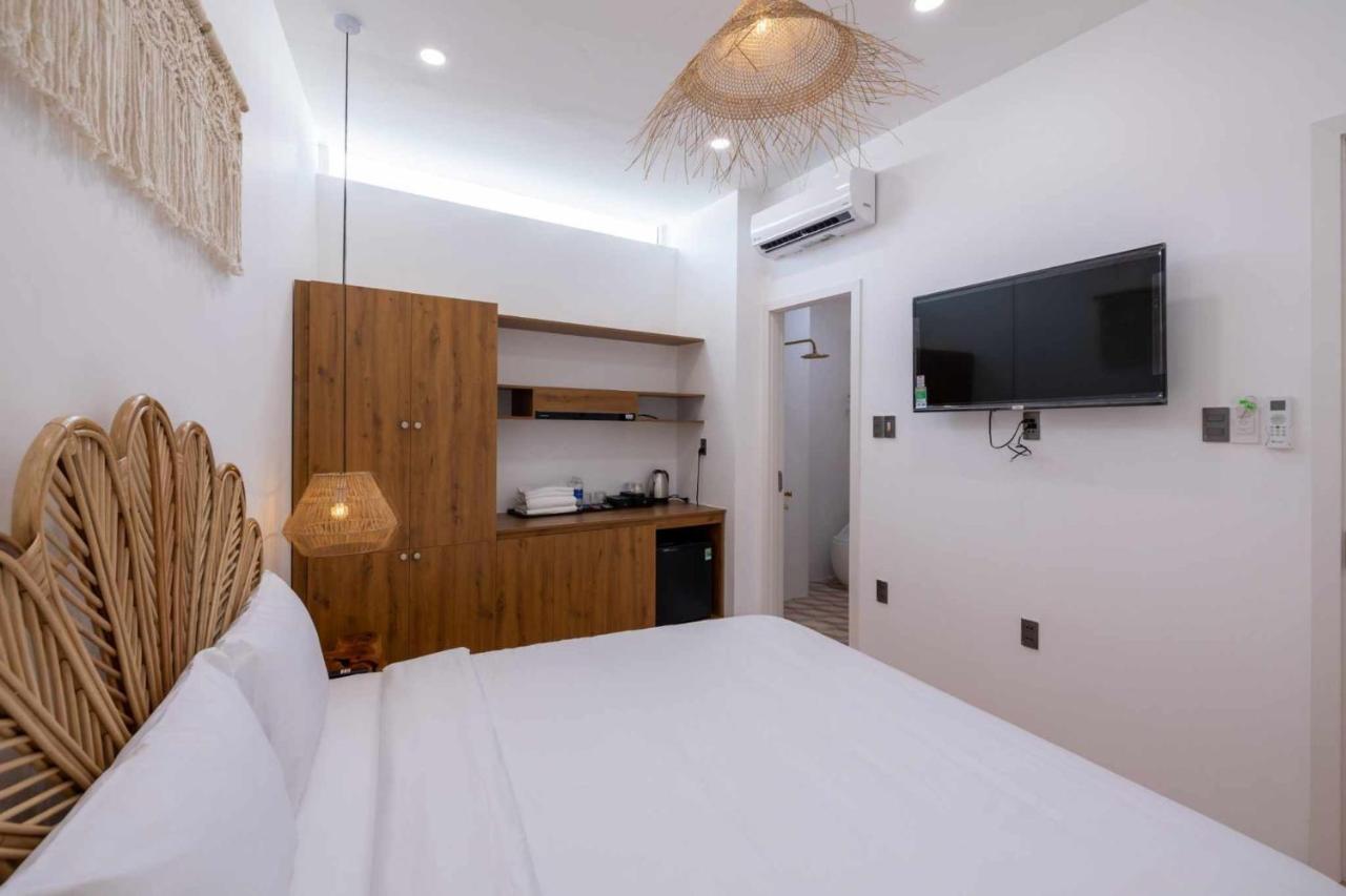 Pisces Hotel Hue Exterior photo