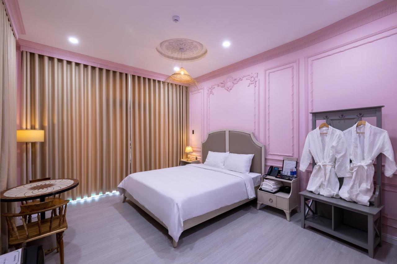Pisces Hotel Hue Exterior photo